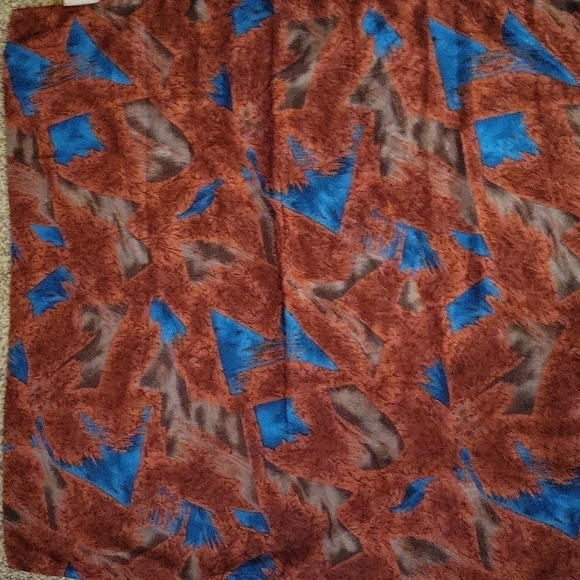 3/$30 VTG ACCENTS BY FLORENCE 1970s Satin Oxblood Abstract Scarf - Picture 5 of 6
